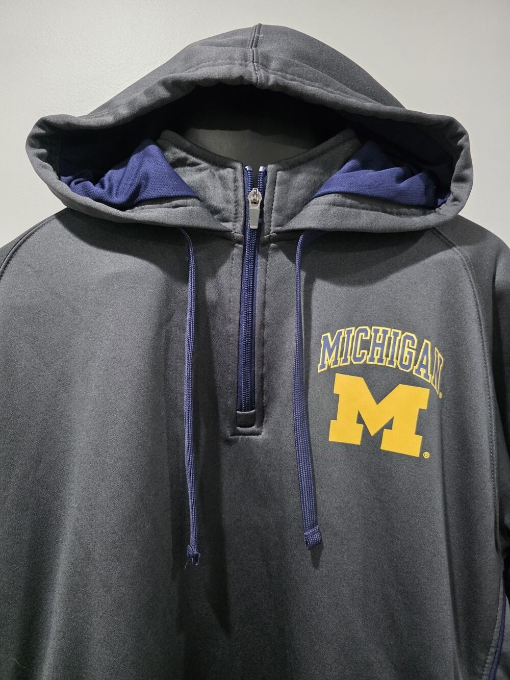 Michigan Wolverines Pro Edge 1/4 Zip Hooded Pullover Gray Mens Large NCAA